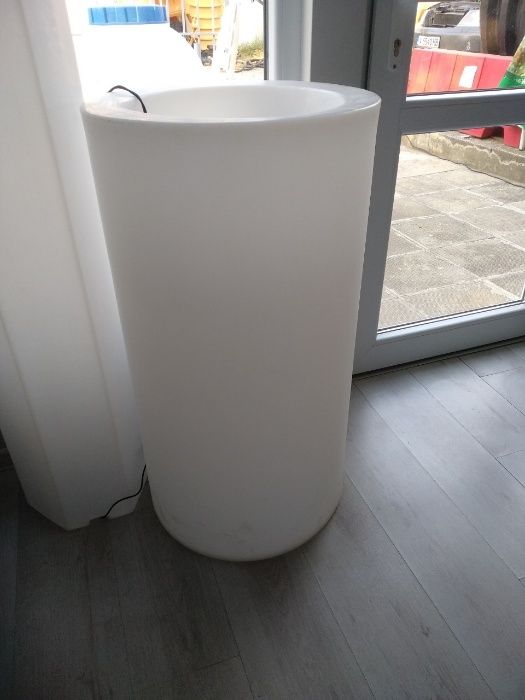 Уникални светещи саксии за дома,градината, заведения, лятни градини!!