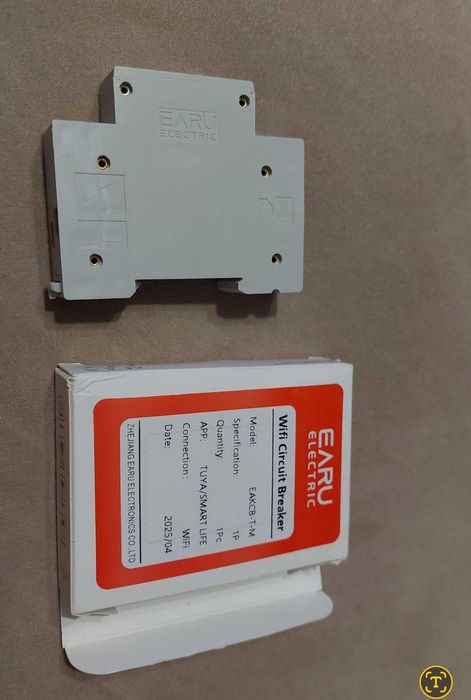 Смарт WiFi контакт Предпазител електромер и таймер