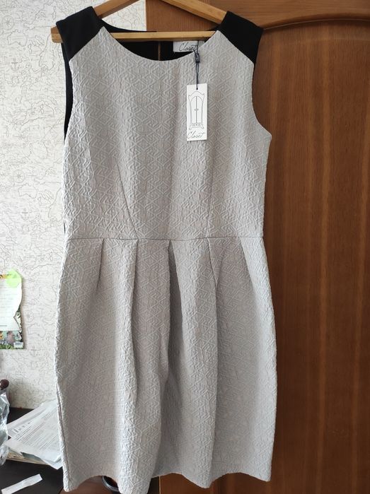 Продам платье-футляр Closet London