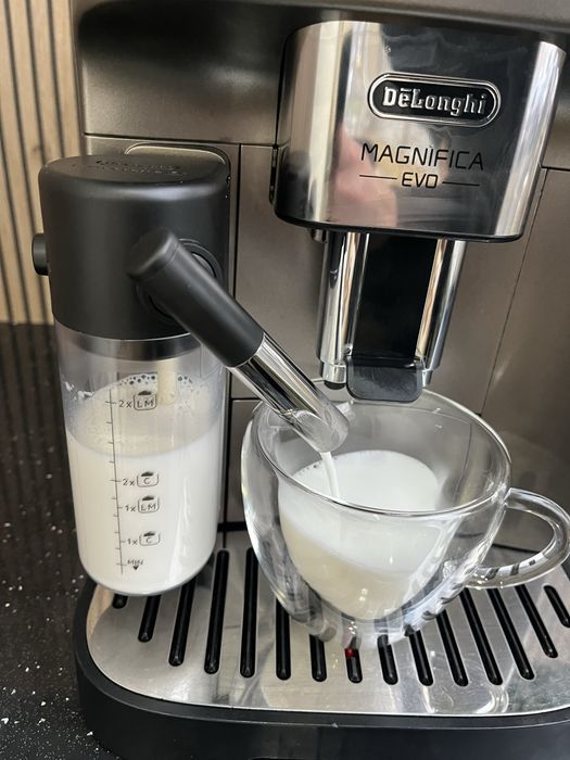 Delonghi Magnifica EVO ECAM  290.81.TB -Перфектно състояние с гаранция