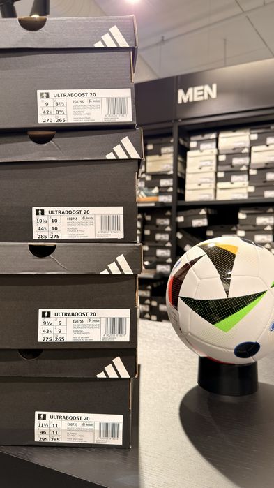 Adidas Ultraboost 20 , originali la cutie ( nr 42.2/3 - 46.2/3 )