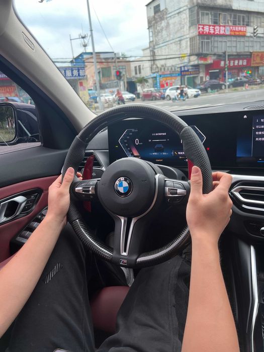 BMW Custom Спортен Волан – Персонализиран Дизайн!