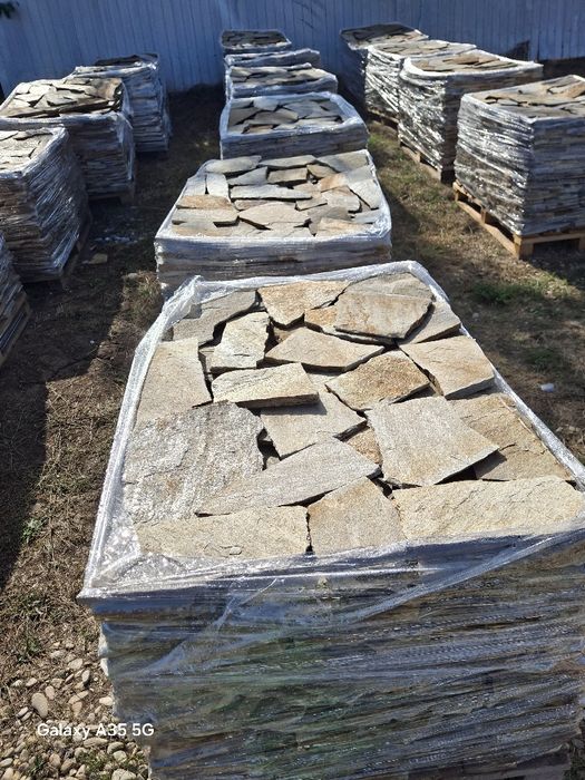 Vând piatra naturala ideală pentru placat