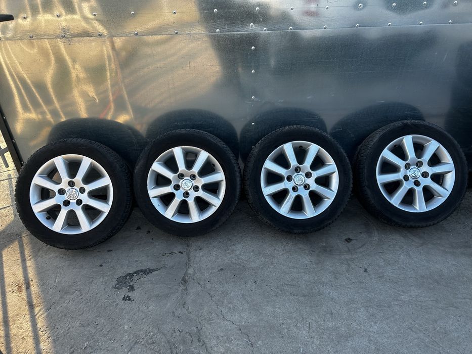 Оригинални джанти Toyota 5x114.3 16цола със зимни гуми
