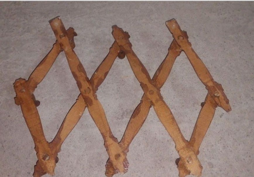 Стара  ретро закачалка за дрехи 2бр