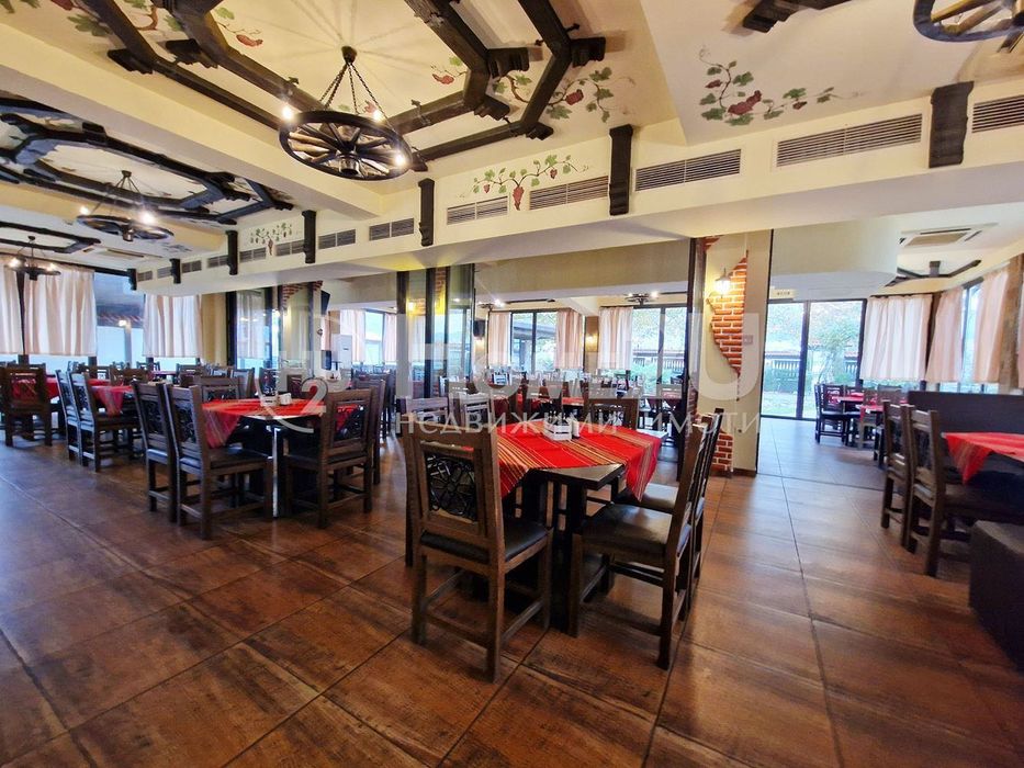 Продава се Хотел в Асеновград - 1324 кв.м за 756 €/кв.м - Снимка #4