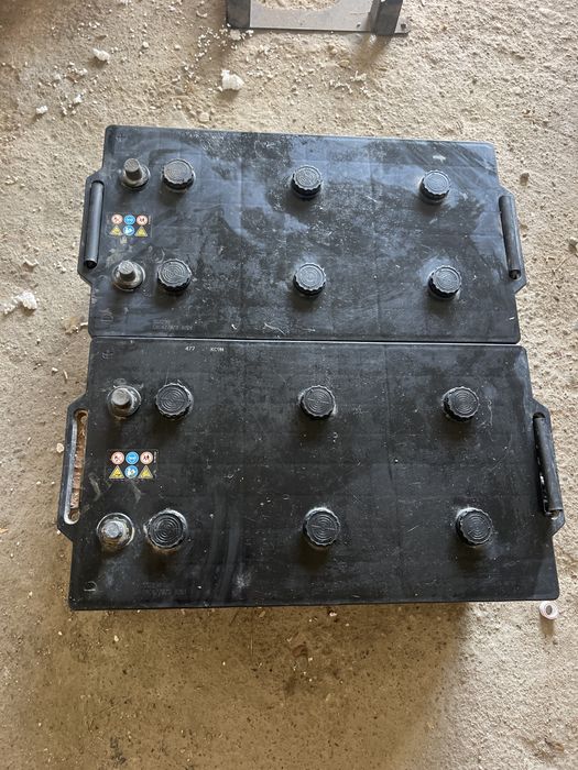 Baterii de 12v  , 225Ah  1150A