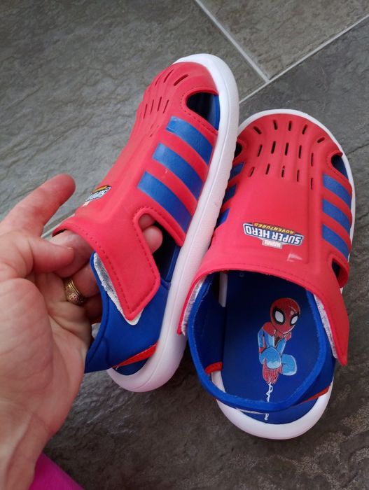Adidas mărimea 32