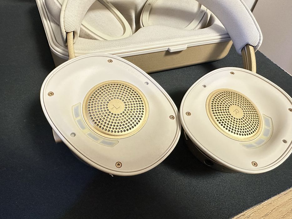 Bang & Olufsen Beoplay H95 Gold