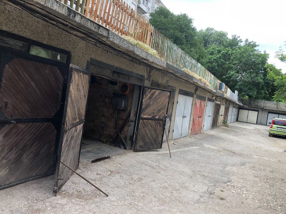 Дава се под наем Гараж / Паркомясто в Добрич, Дружба 2 - 16 кв.м за 51 € - Снимка #3