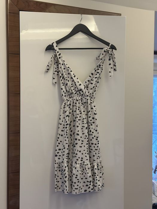 Рокли в черно и бяло