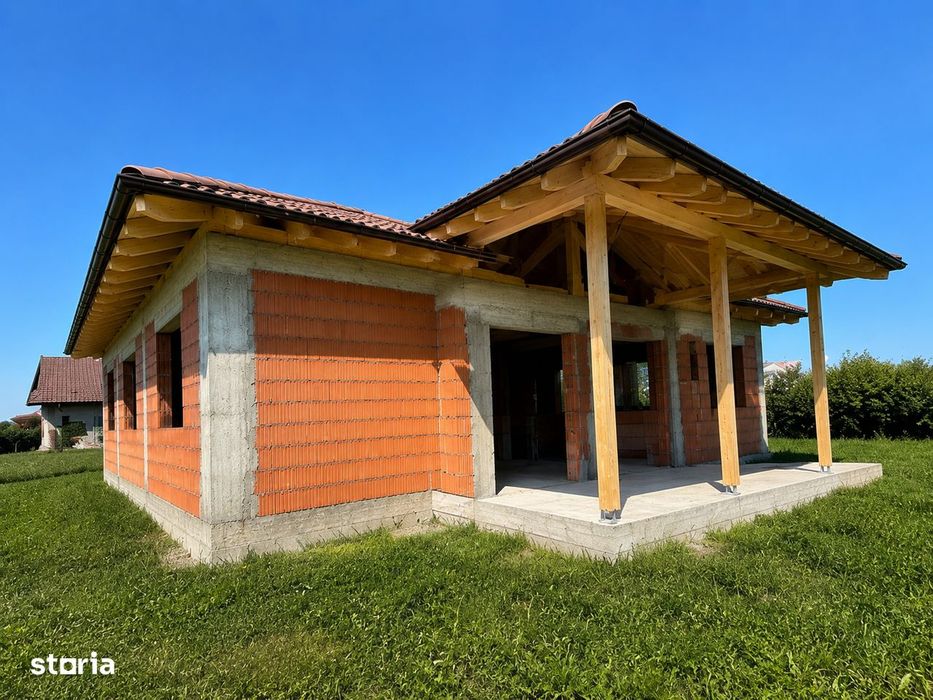 Casă pe nivel la roșu, cu autorizație valabilă , zona Stupini