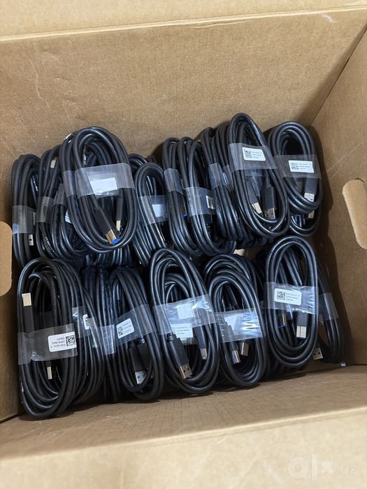 USB 3.0 Type-B, 1.85 sm. 5 Gbit/s