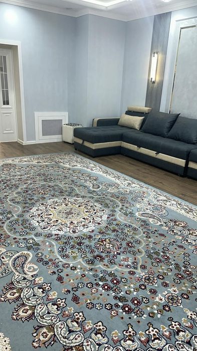 Жібек кілем сатылады