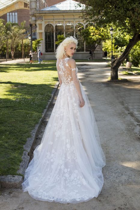 Свадебное платье испанского бренда