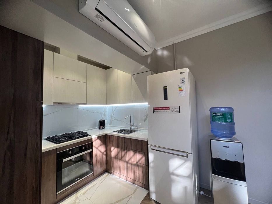 ПРОДАЁТСЯ Ц-1 3/1/5 на Садыка Азимова. Новый Евролюкс. 80м2.