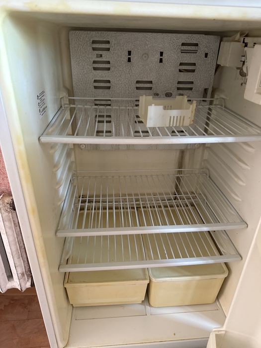 Срочно продам холодильник в нерабочем состоянии