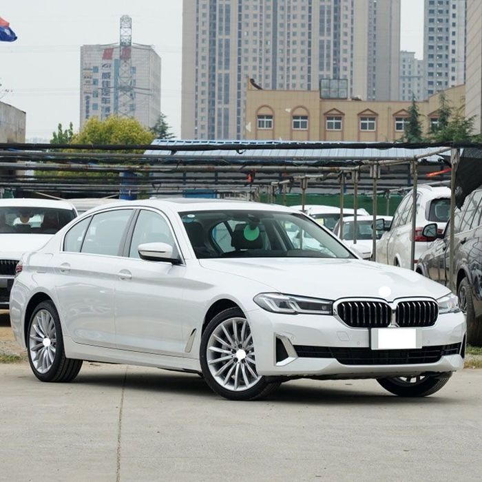 BMW 5 20-21 стекла фар