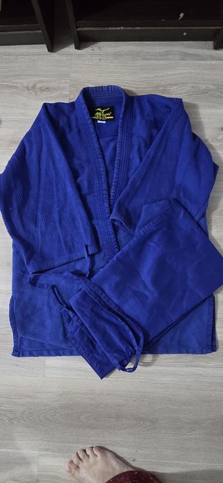 Продам кимоно для дзюдо