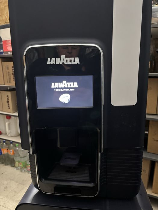 Aparat tonomat cafea pe capsule