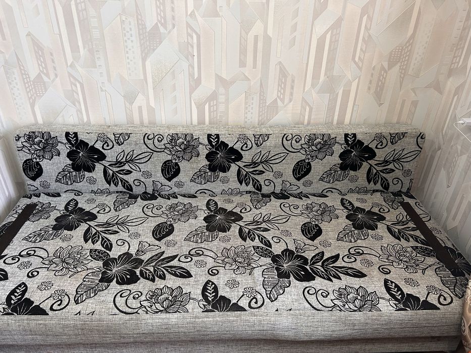 Диван двуспальный