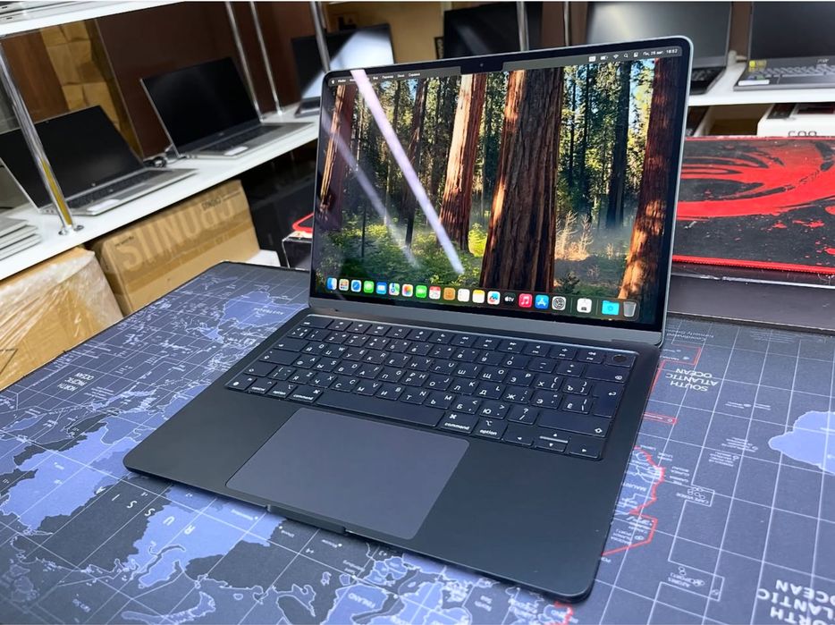 Macbook Air 13 M2 2022 8Gb/256Gb/90%