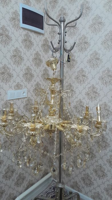 Продам хорошие люстры