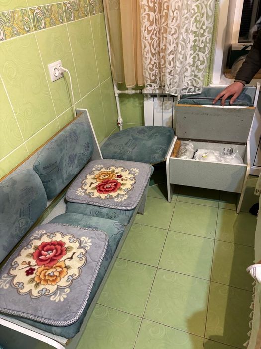 Уголок кухонный!