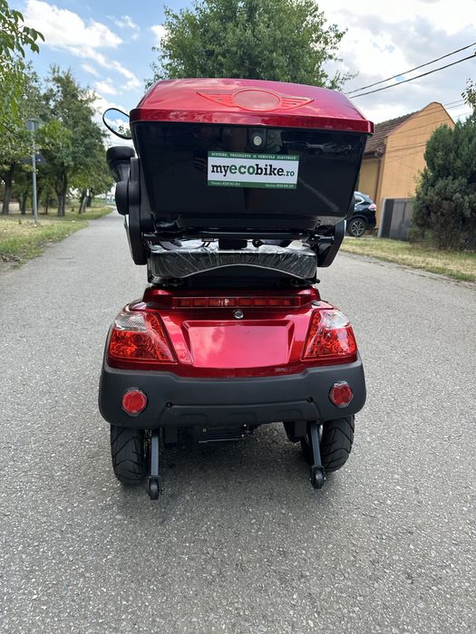 Vand scuter nou cu portbagaj