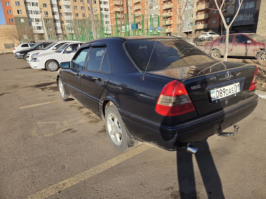 Продам Мерс с180   все работает