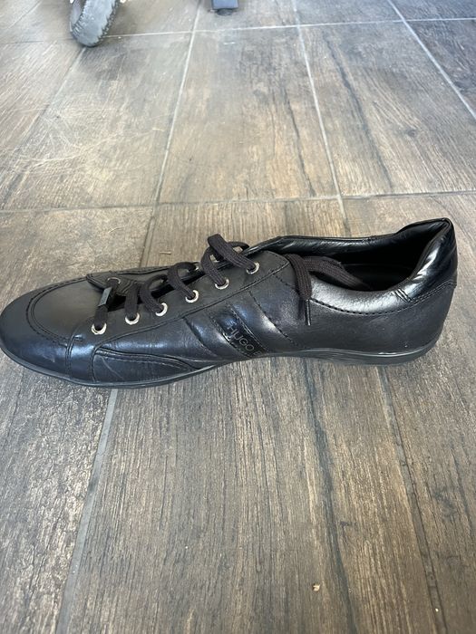 Hugo Boss черни кожени мъжки кецове