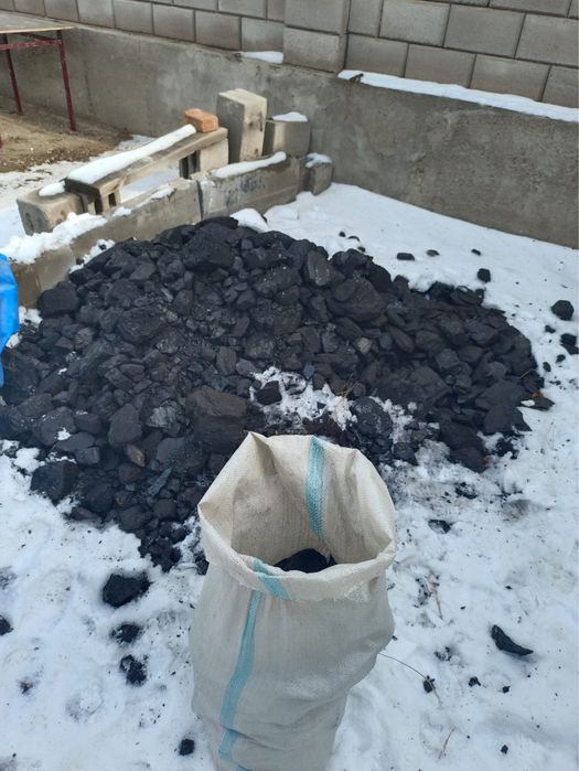 продам уголь в мешках