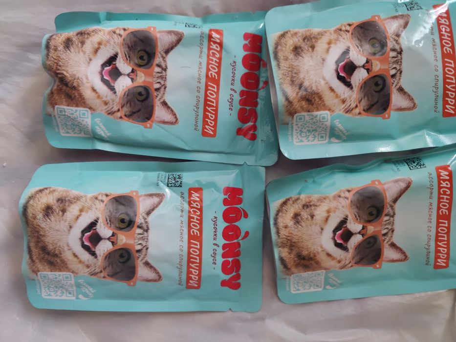 Продам кошачий корм. Новые.