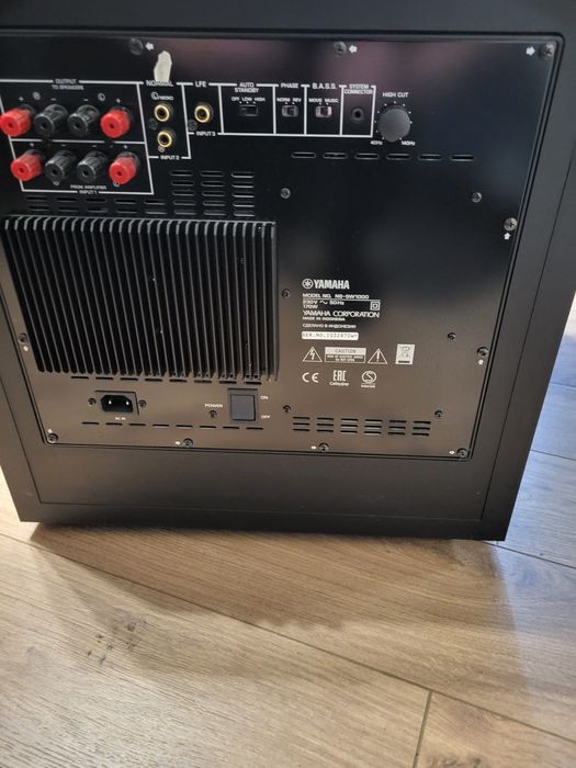 Сабвуфер Yamaha NS-SW1000