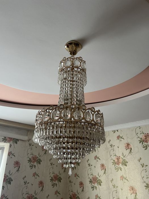 Продам люстры хорошем состаяние