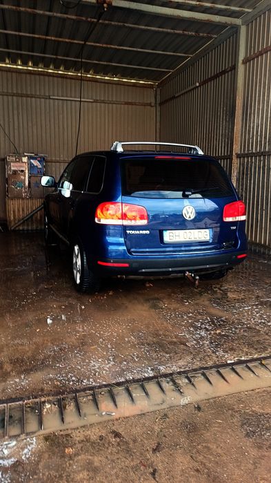 Vând Volkswagen Touareg 2.5 disel
