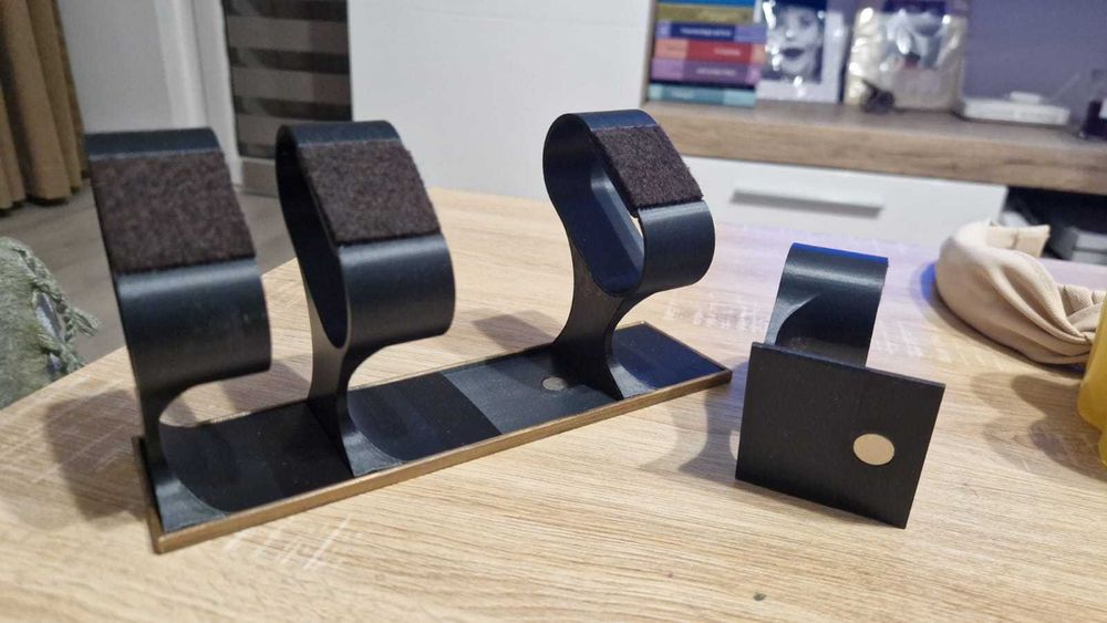Suport modular pentru ceasuri si brățări cu prindere magnetica