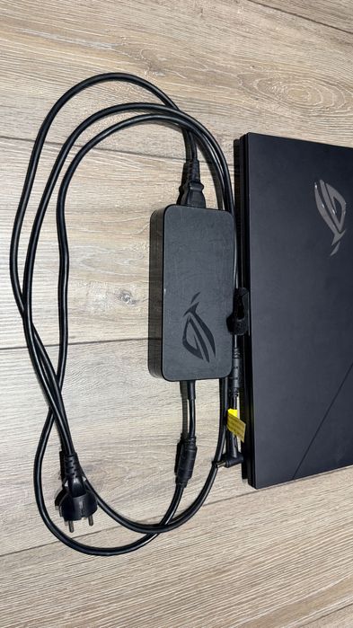 Ноутбук ASUS rog strix scar 17