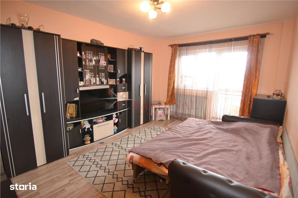Apartament 3 camere,2 bai,zona Judetean