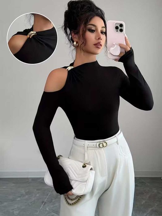 Ново! Стилна дамска блуза със златен елемент