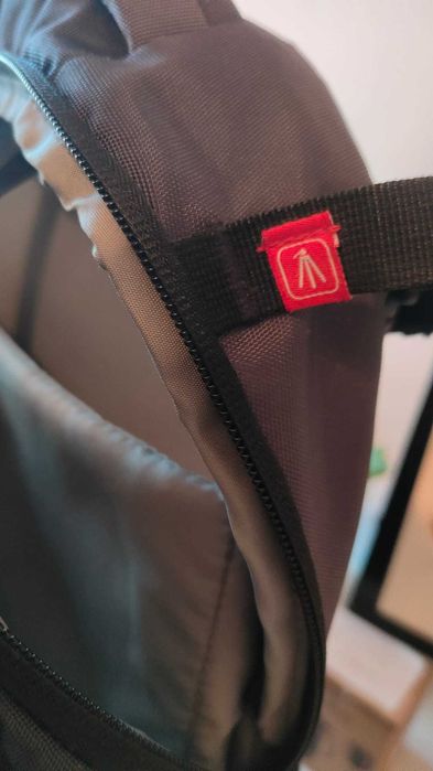 Ghiozdan Manfrotto MB NX-BP-VGY pentru ecipament foto/video + laptop