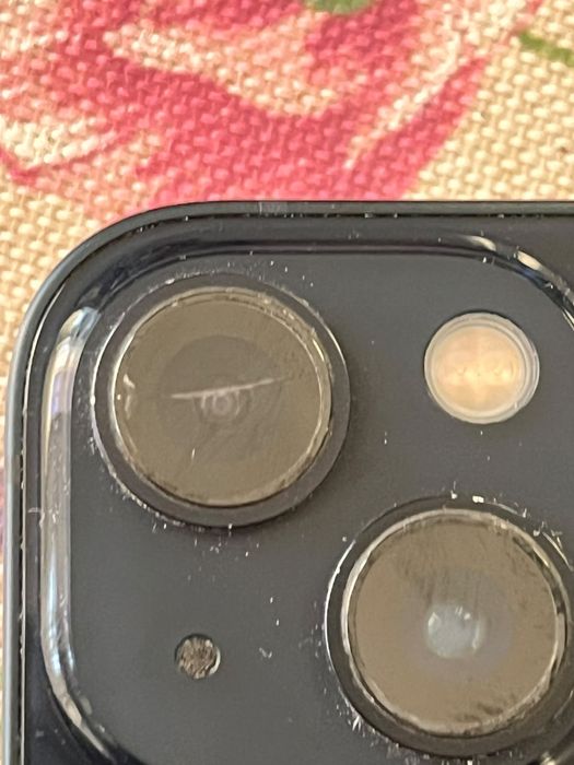 Iphone 13. 128 gb. Аккумулятор 75%
