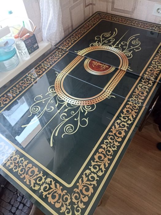 Стол в идеальном состоянии