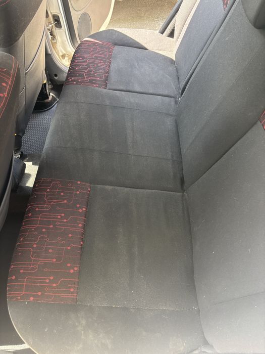 Curăț interior auto și tapițerii