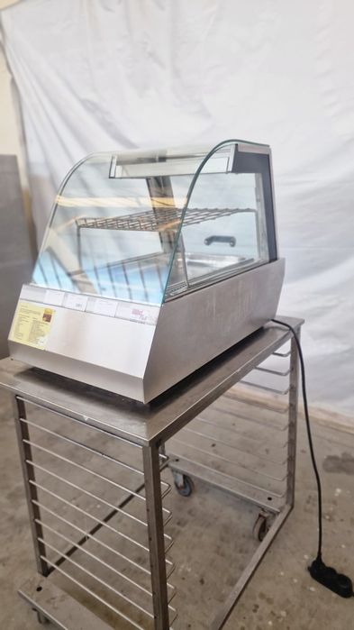 Чешка топла витрина