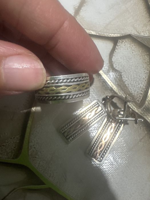 Продается серебряный комплект