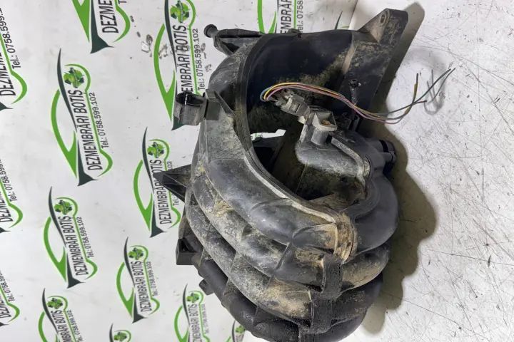 Galerie admisie Volkswagen VW Golf 2001 1.4 MT (75 hp)
