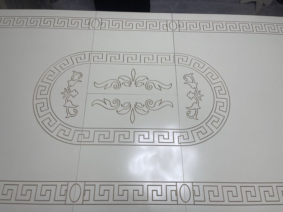 Продам стол в отличном состоянии.