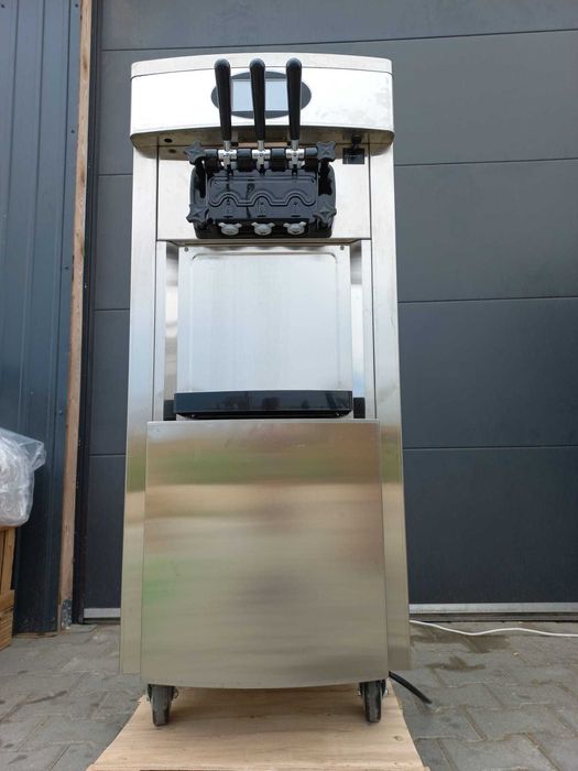 Masina de inghetata italiana Soft 2+1 Arome 220v 2450W NOUA