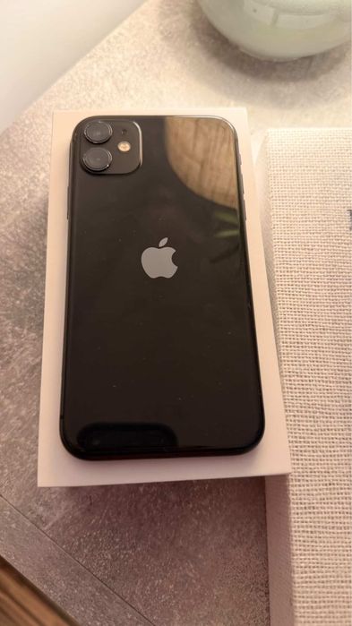 Vand iphone 11 / 64 GB